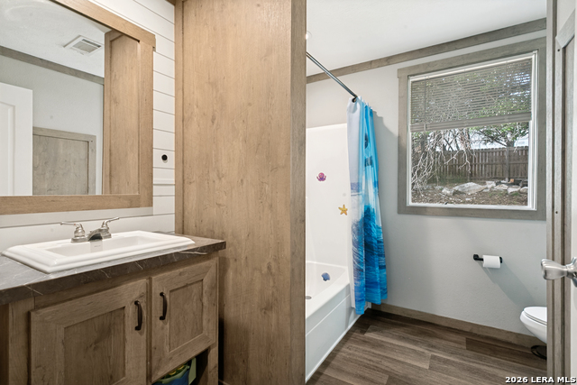 Image 17 of 30 For 750 Regina Dr