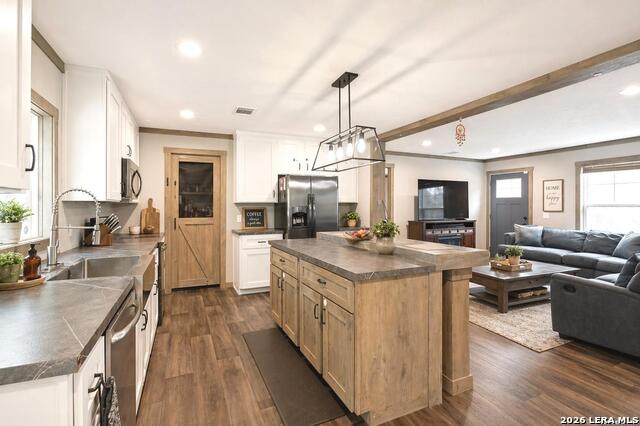 Image 9 of 30 For 750 Regina Dr