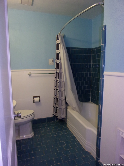 Image 19 of 25 For 215 Danville Ave