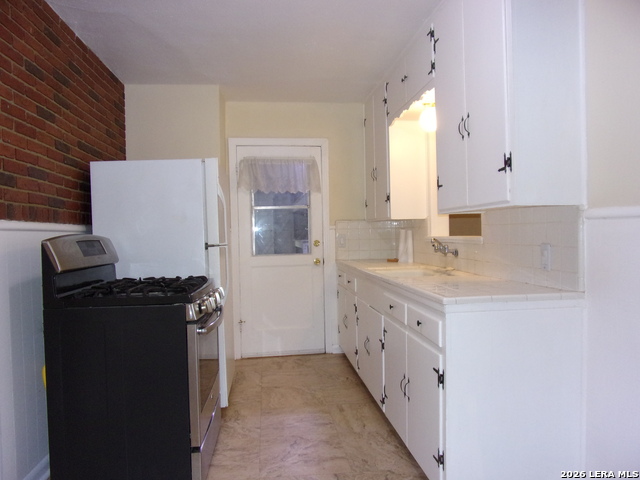 Image 8 of 25 For 215 Danville Ave