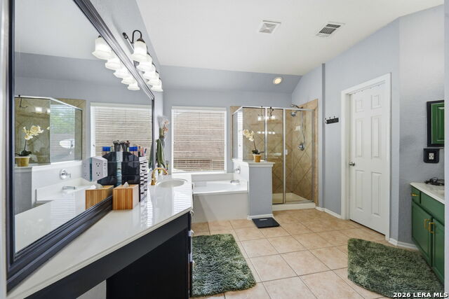 Image 22 of 53 For 3526 Mendocino Park