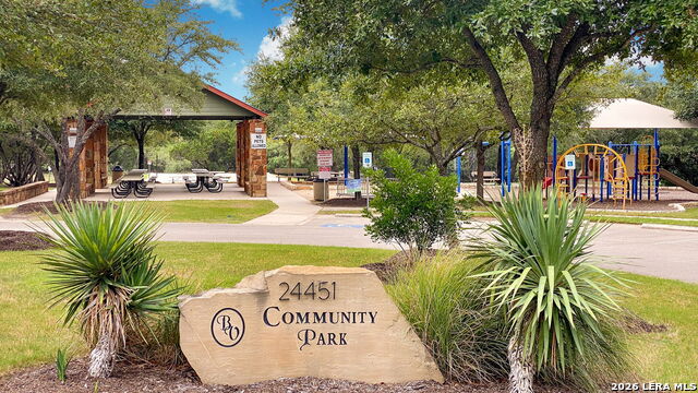 Image 46 of 53 For 3526 Mendocino Park