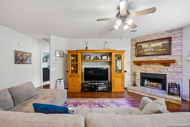 Image 9 of 53 For 3526 Mendocino Park