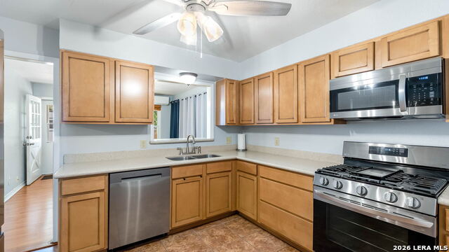 Image 11 of 20 For 359 Pilgrim Dr