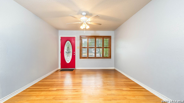 Image 4 of 20 For 359 Pilgrim Dr