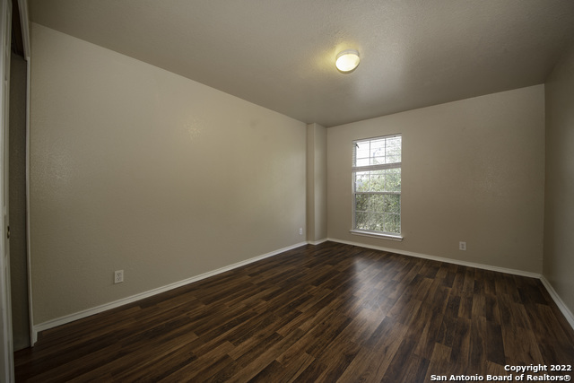 Image 17 of 35 For 518 Reba  