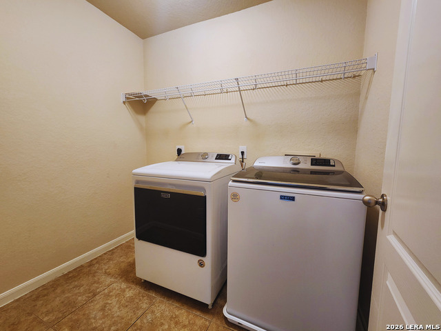 Listing photo id 12 for 209 Town Creek Way