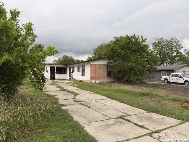 Image 2 of 4 For 223 Croesus Ave