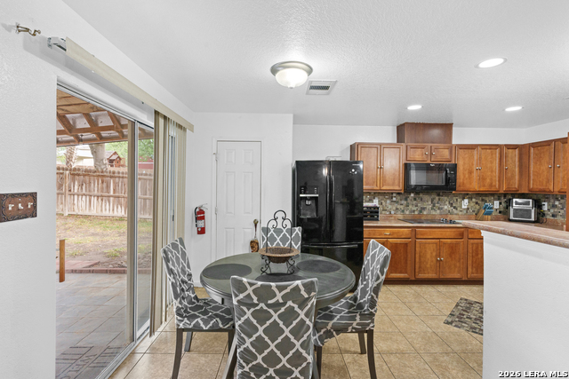 Image 10 of 29 For 101 Springtree