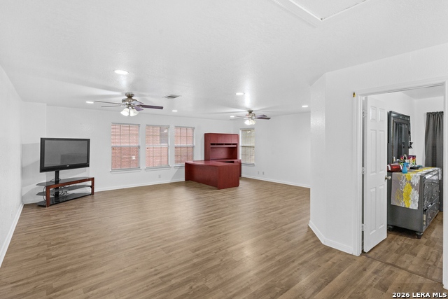 Image 13 of 29 For 101 Springtree