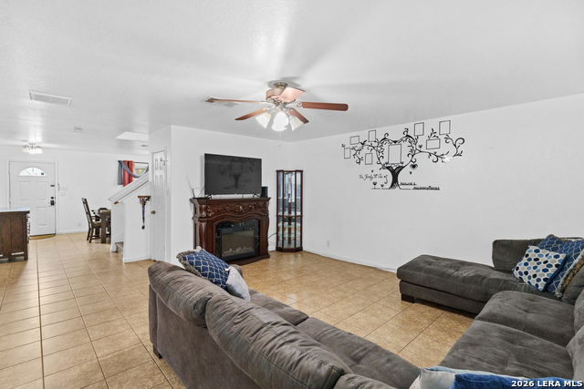 Image 6 of 29 For 101 Springtree