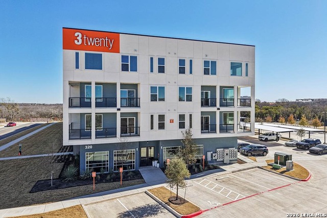 Listing photo id 15 for 320 Goll  2228