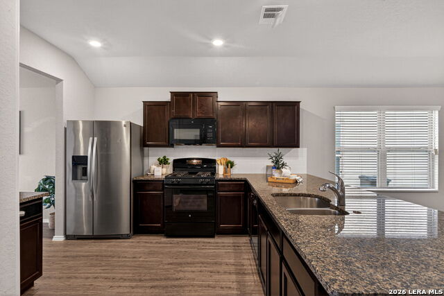 Listing photo id 10 for 5811 Bridle Bend