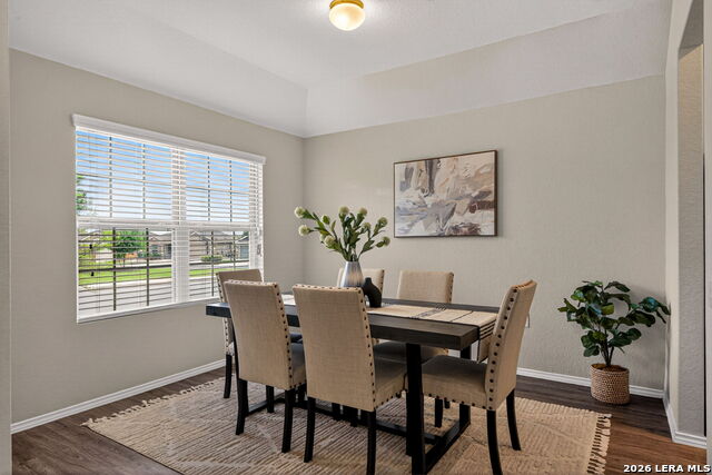 Listing photo id 12 for 5811 Bridle Bend