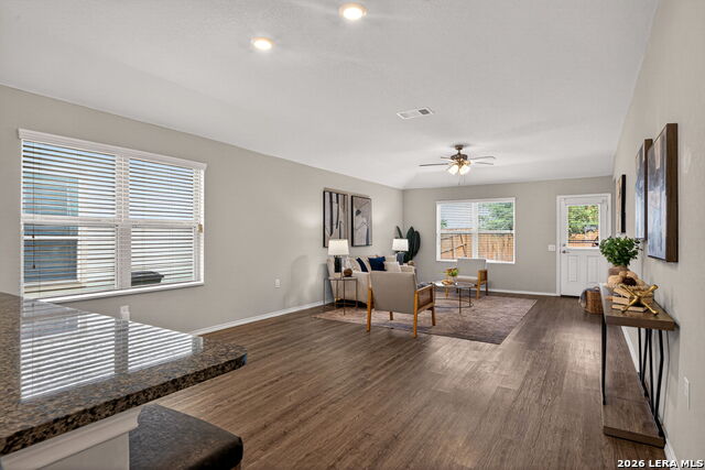 Listing photo id 14 for 5811 Bridle Bend