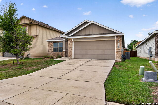 Listing photo id 0 for 5811 Bridle Bend