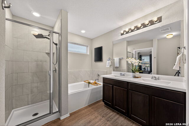 Listing photo id 18 for 5811 Bridle Bend