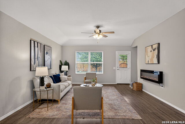 Listing photo id 4 for 5811 Bridle Bend