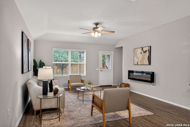 Listing photo id 5 for 5811 Bridle Bend