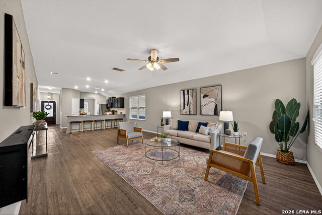 Listing photo id 6 for 5811 Bridle Bend