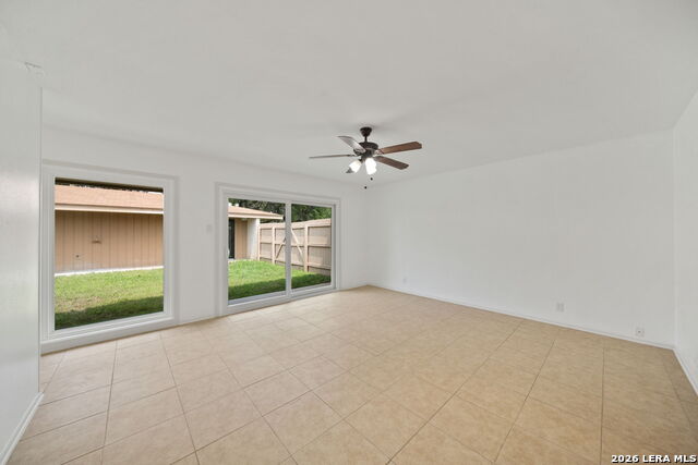 Image 12 of 15 For 8390 Verde N 1