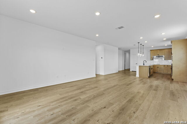 Image 20 of 31 For 1512 Whistlers Way