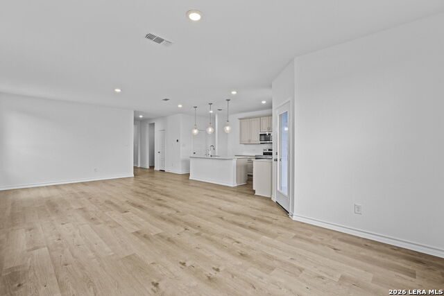 Image 12 of 33 For 438 Nightingale Ave