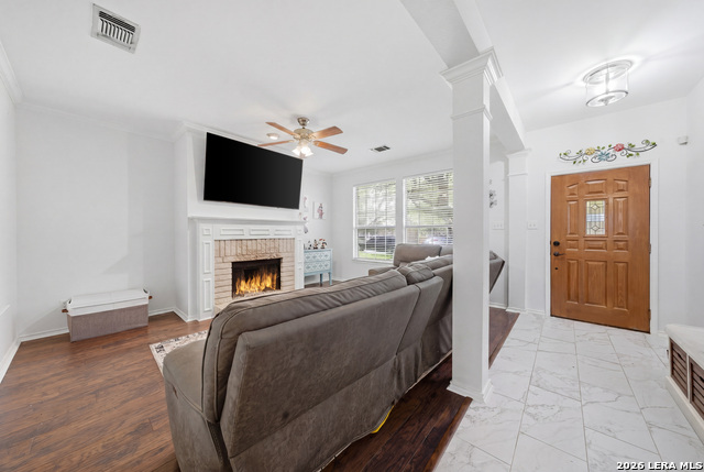 Image 4 of 19 For 6207 Stable Creek Dr