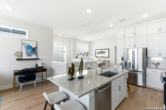 Image 11 of 39 For 6464 Babcock Road  Unit 902