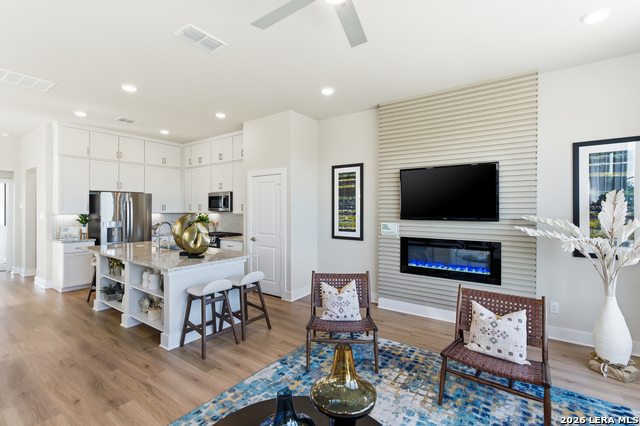 Image 13 of 39 For 6464 Babcock Road  Unit 902