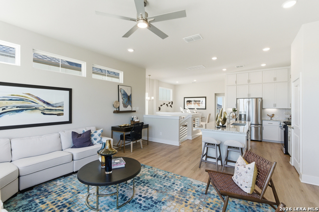 Image 14 of 39 For 6464 Babcock Road  Unit 902