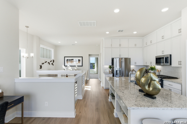 Image 16 of 39 For 6464 Babcock Road  Unit 902