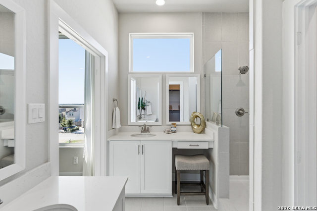 Image 20 of 39 For 6464 Babcock Road  Unit 902