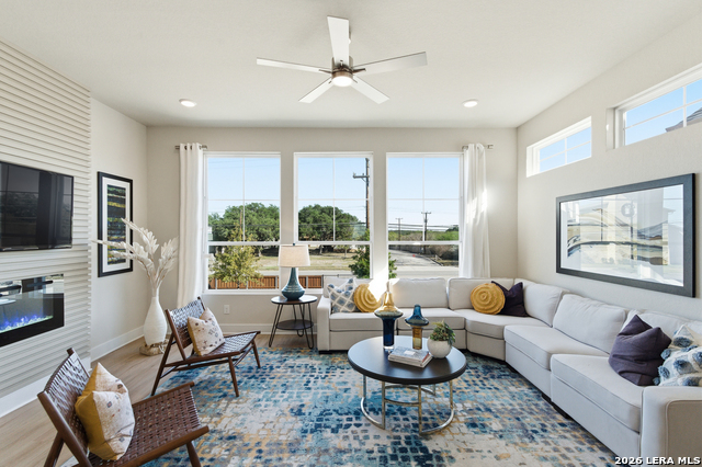 Image 7 of 39 For 6464 Babcock Road  Unit 902