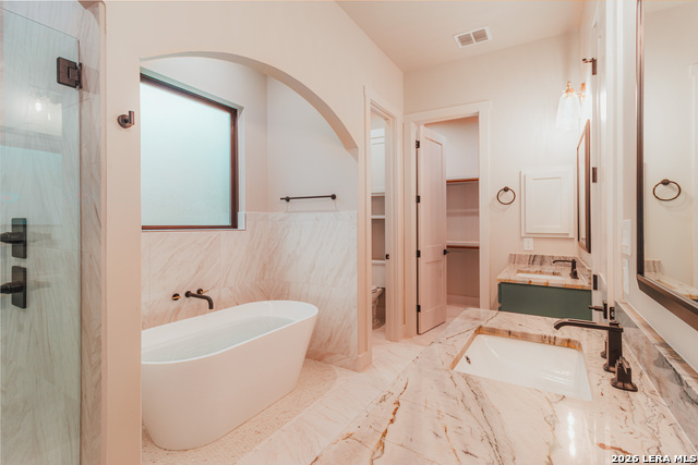 Image 16 of 31 For 104 Reserve Court