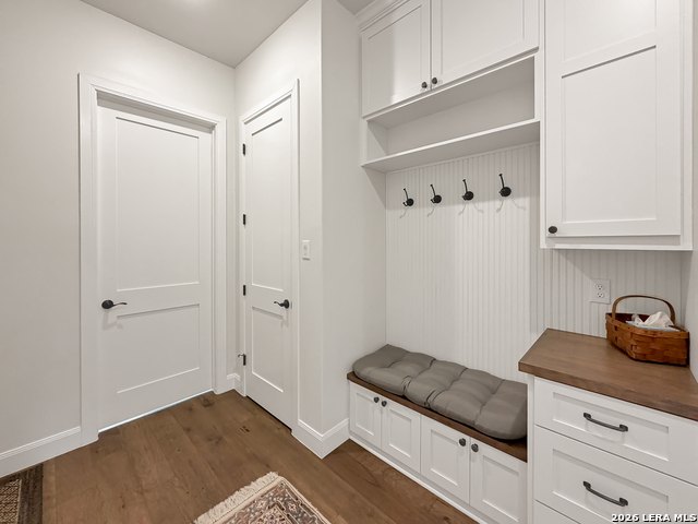 Image 26 of 42 For 631 Angelica