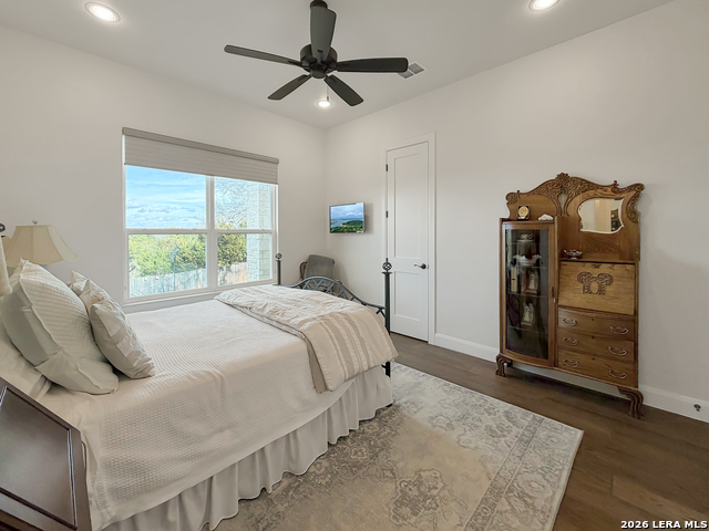 Image 32 of 42 For 631 Angelica