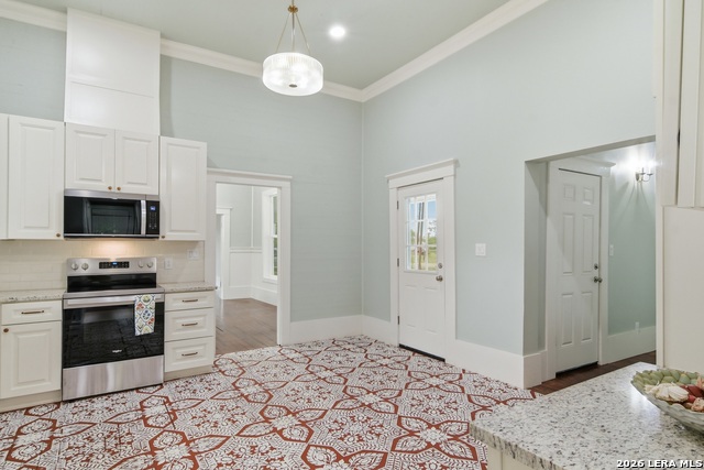 Image 10 of 29 For 309 Houston Street E