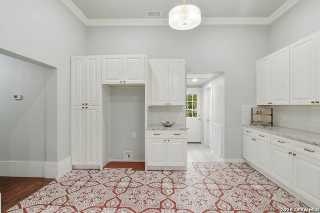 Image 11 of 29 For 309 Houston Street E