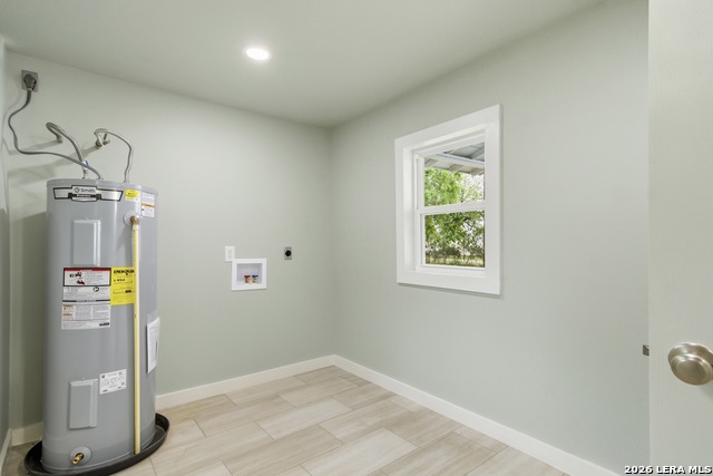 Image 13 of 29 For 309 Houston Street E