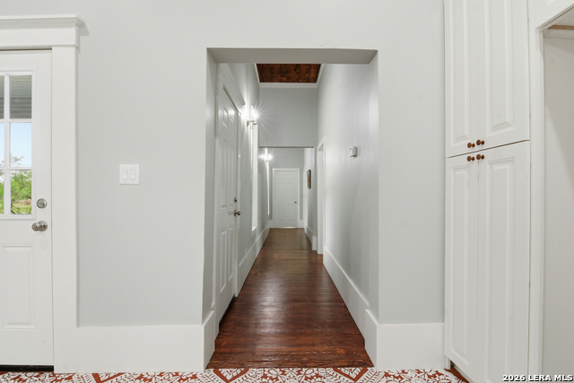 Image 17 of 29 For 309 Houston Street E