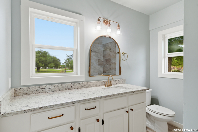 Image 19 of 29 For 309 Houston Street E