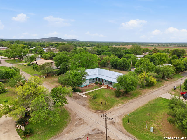 Image 24 of 29 For 309 Houston Street E