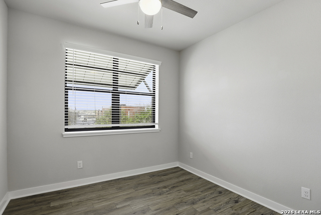 Image 15 of 25 For 711 Frio St S 2104