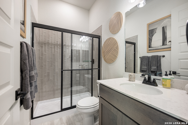 Image 2 of 30 For 8568 Benclare