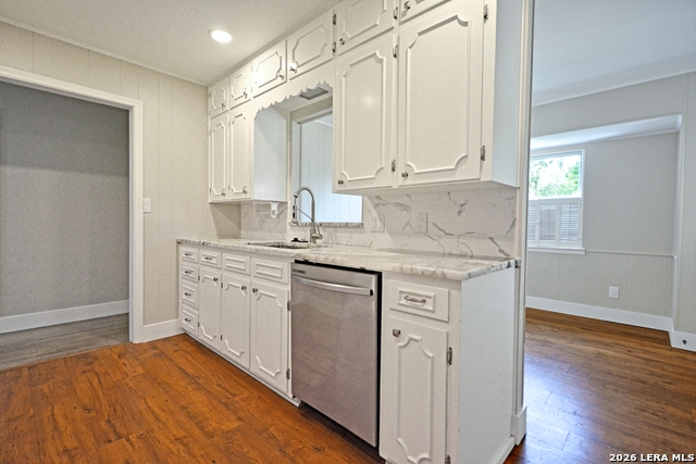 Image 12 of 47 For 671 Merriweather St W