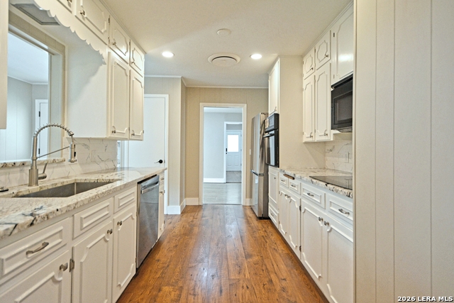 Image 13 of 47 For 671 Merriweather St W