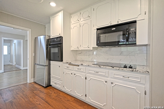 Image 14 of 47 For 671 Merriweather St W