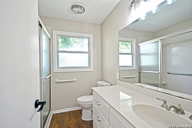 Image 17 of 47 For 671 Merriweather St W