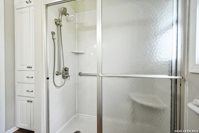 Image 18 of 47 For 671 Merriweather St W